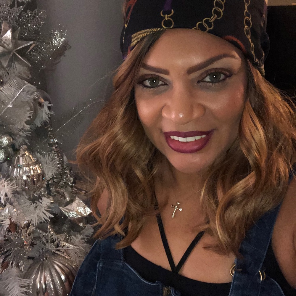 Meet your Posher, Angela